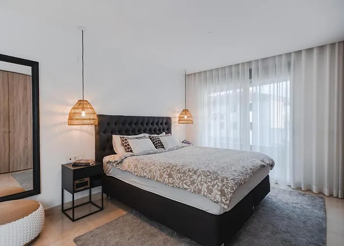 Penthouse - Royal Banus *